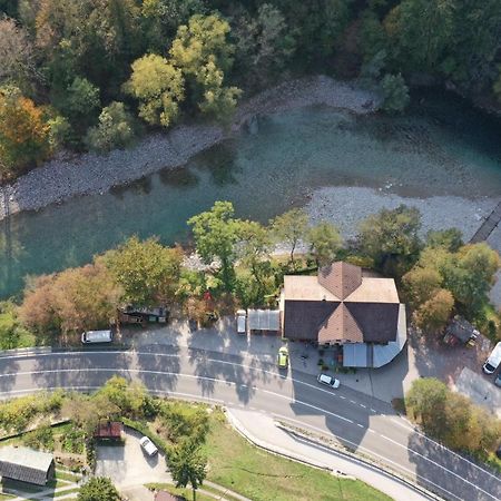 Okrepcevalnica Kurn'K Bed & Breakfast Cerkno Eksteriør bilde
