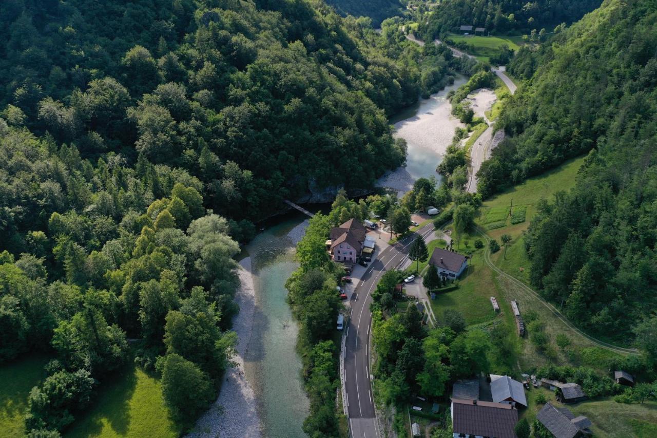 Okrepcevalnica Kurn'K Bed & Breakfast Cerkno Eksteriør bilde