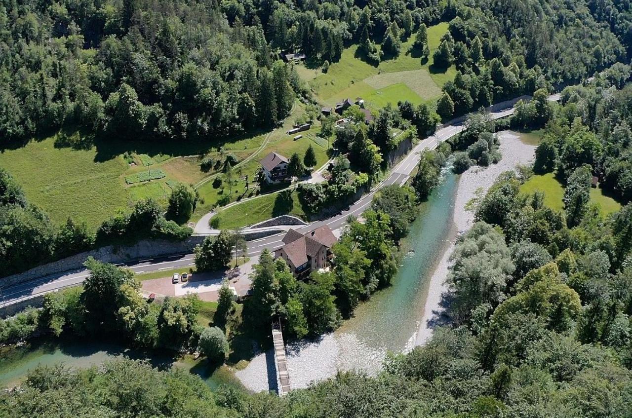 Okrepcevalnica Kurn'K Bed & Breakfast Cerkno Eksteriør bilde