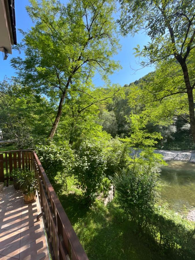 Okrepcevalnica Kurn'K Bed & Breakfast Cerkno Eksteriør bilde