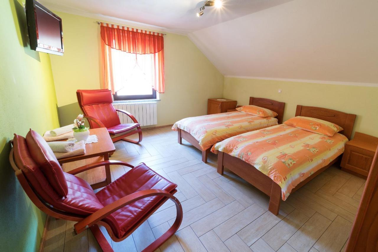 Okrepcevalnica Kurn'K Bed & Breakfast Cerkno Eksteriør bilde