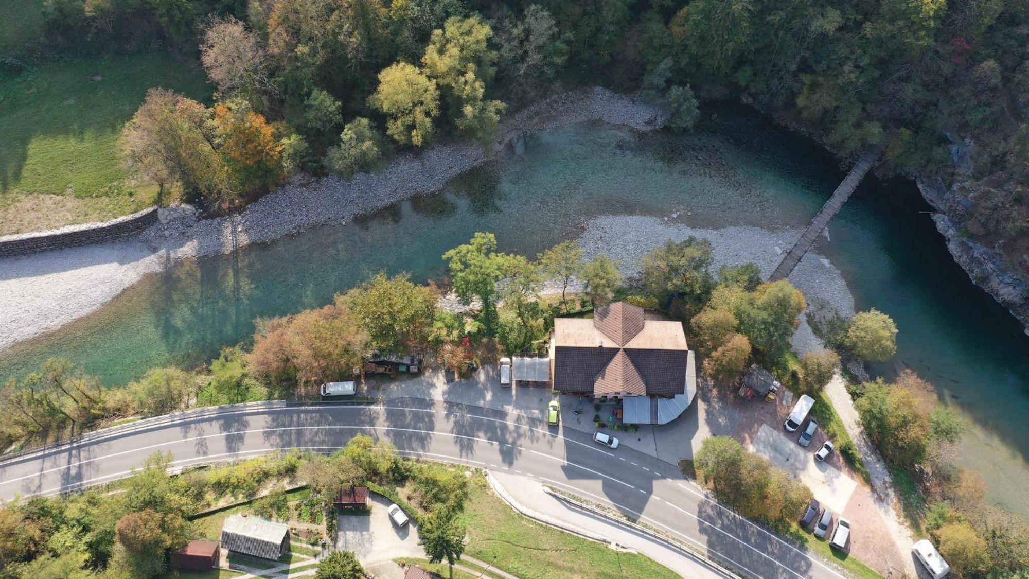 Okrepcevalnica Kurn'K Bed & Breakfast Cerkno Eksteriør bilde