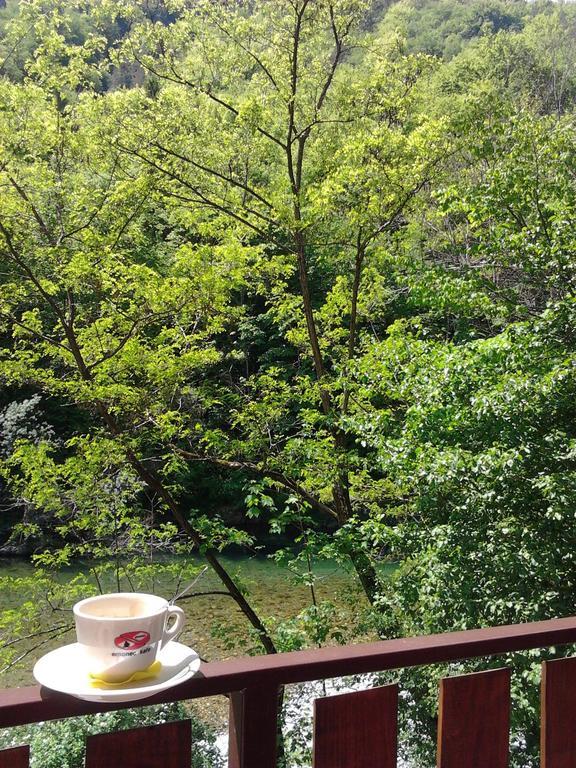 Okrepcevalnica Kurn'K Bed & Breakfast Cerkno Eksteriør bilde